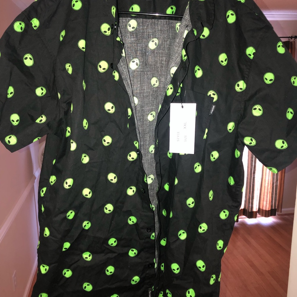 Alien print short sleeve
